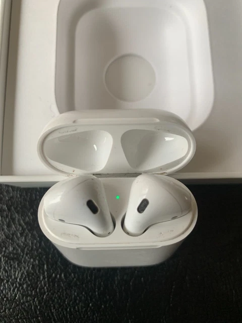 Apple Airpods 1st Generation with charging case and box