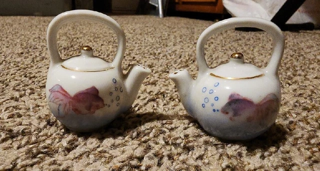 Cute Pair Of Occupied Japan Mini Tea Pot Salt & Pepper Shakers w/Coy Fish #MF2.1