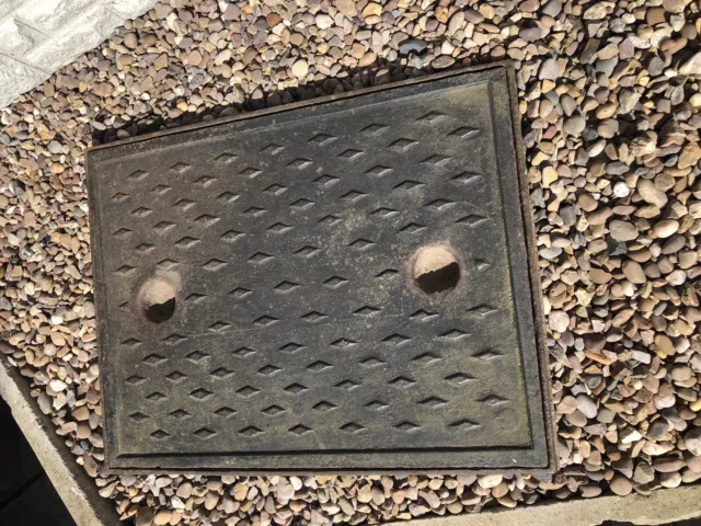 Cast iron manhole cover & frame