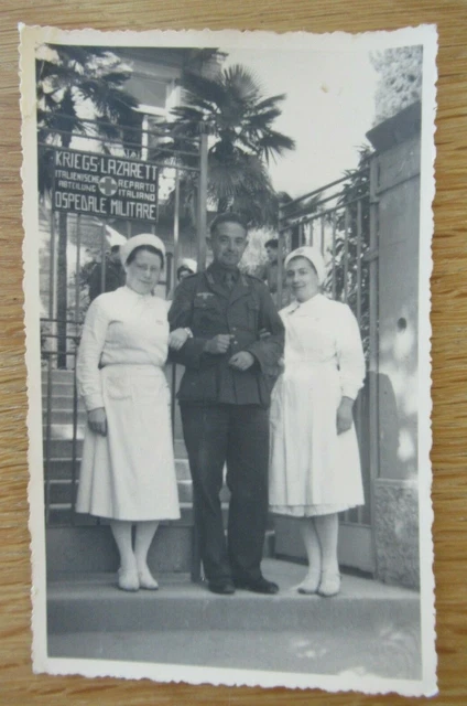 Altes Portrait Foto deutscher Soldat Kriegslazarett Italien / Ospedale Militare