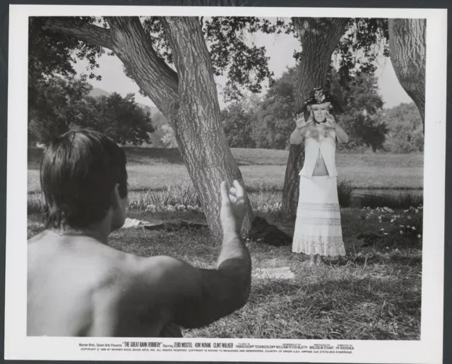 CLINT WALKER KIM NOVAK in @Col The Great Bank Robbery '69 SEXY BARECHESTED