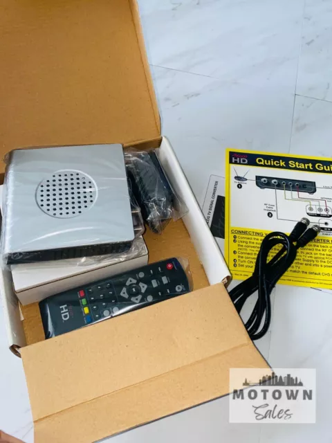 NEW IN BOX! Access HD Digital to Analog TV Converter with Remote DTA1050D