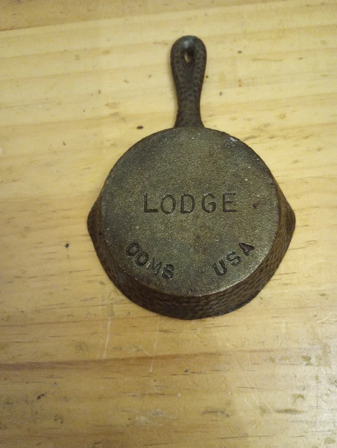 Lodge Cast Iron Hammered 00 Mini Skillet USA