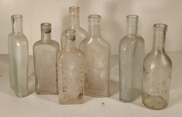 lot anciens flacons bouteilles Pharmacie en verre décoration vintage