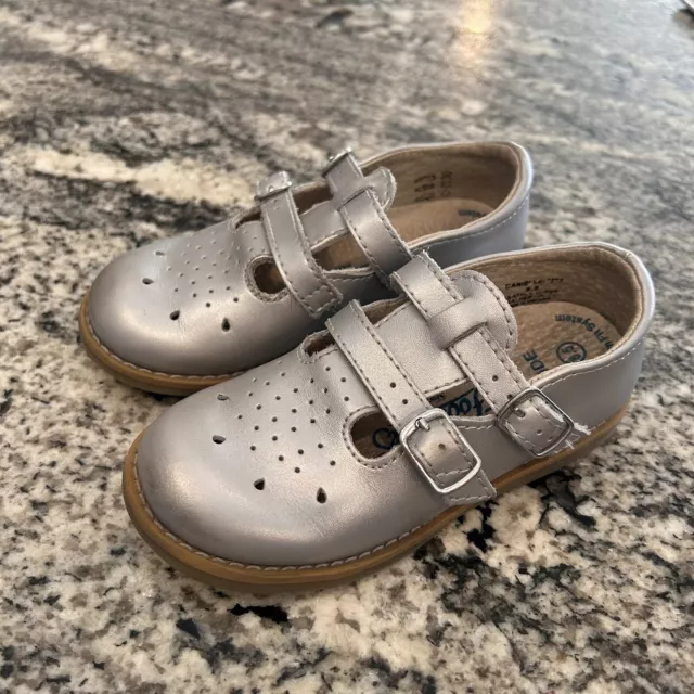 Footmates Danielle Mary Jane Girl Silver Shoes Size 8.5 M/W Buckle