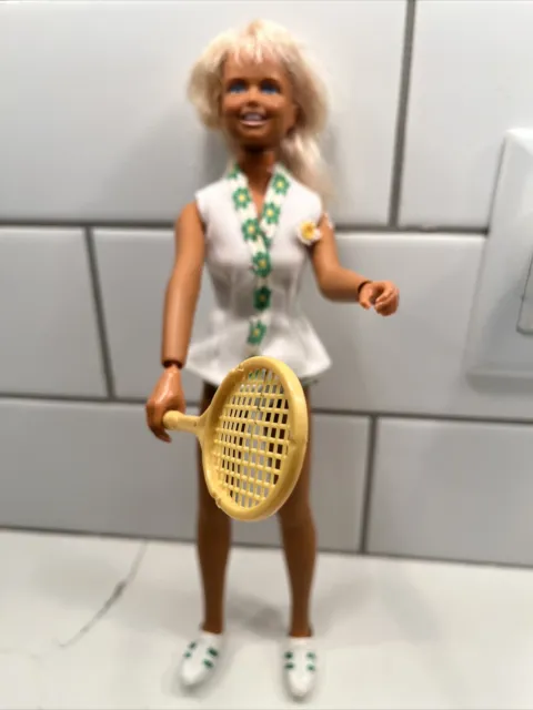 Vintage 1974 Kenner Dusty Doll With Green & White Outfit & Shoes W/Racket! Vgc