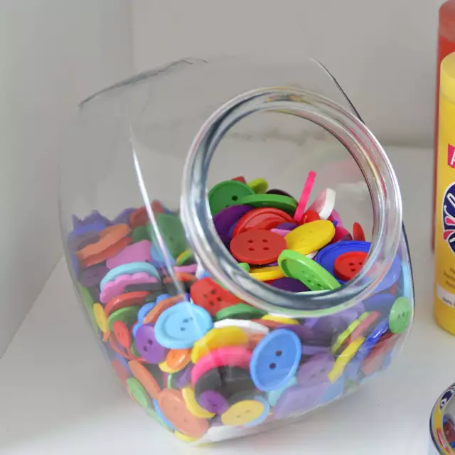 https://www.picclickimg.com/S8IAAOSwb0xks6lz/1-Gallon-Penny-Candy-Jar-with-Chrome-Lid-Food.webp