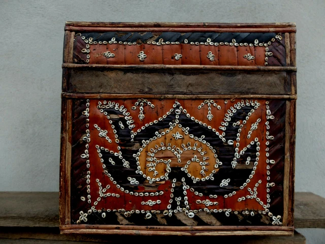 ALTE SCHATULLE BOX Dose Sasak Lombok Nussa Tengara Timor Dayak Tribal ...