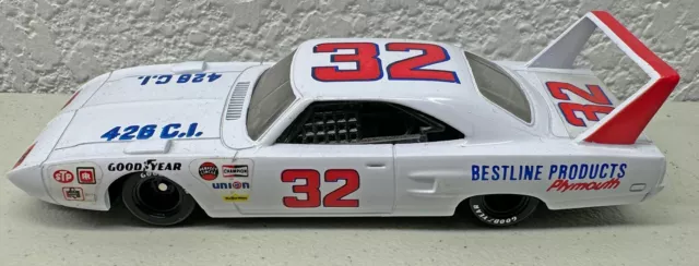 1993 1:43 Racing Champions 70 Plymouth Superbird #32 Dick Brooks Loose