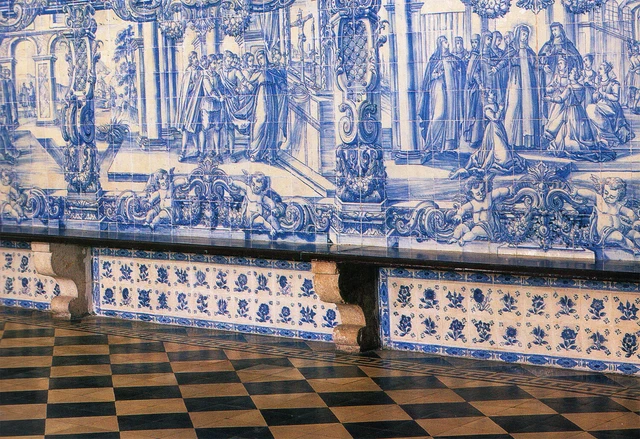 18th Century Blue and White Portuguese Tile depicting a Gentleman Walking 11