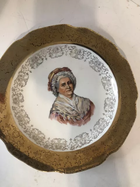 Sabin Crest-O-Gold Martha Washington Portrait Plate Souvenir of Valley Forge, PA