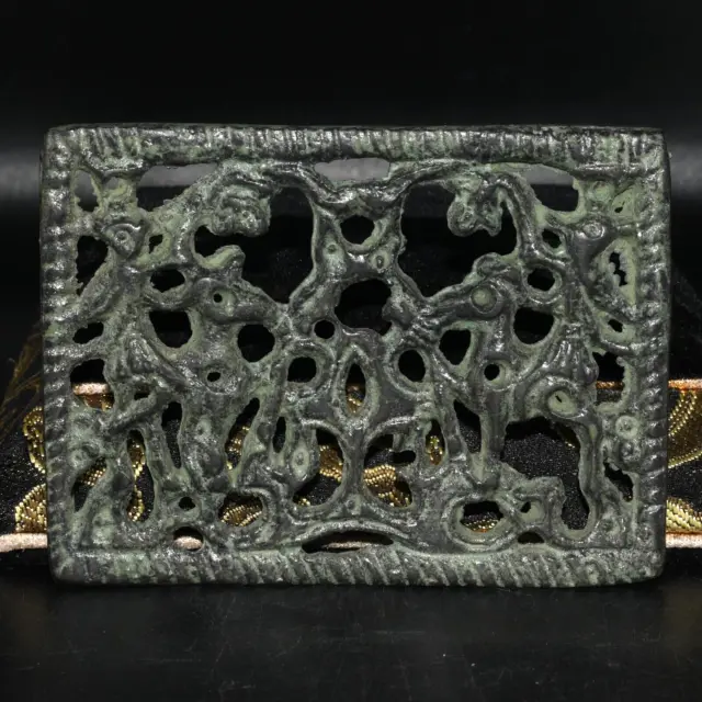 Ancient Eastern Bronze Buckle Ornament with Decorated Pattern in good Condition