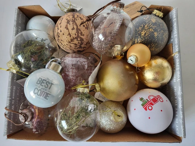 Boules de Noël en forme d'étoile irisée 3D ultra réalistes avec fond