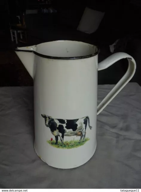 Ancien - Broc/Pichet à eau/lait en tôle émaillée décor "Vache"