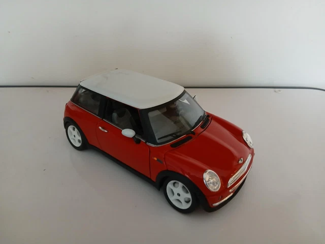 Burago Mini Cooper 2001 – 1/18 – Métal Rouge – Portes Ouvrantes – Italie