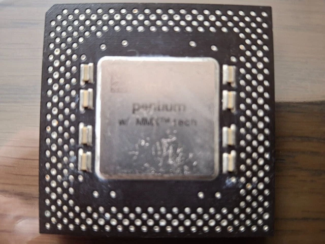 Processeur Intel Pentium P1 200 MHz - FV80503200 (SL26J) - Vintage PC