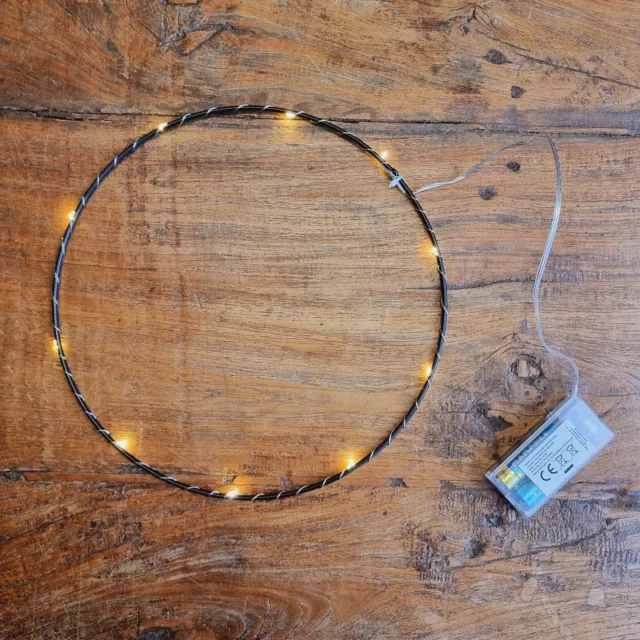LED Ring aus Metall 20 LEDs 25 cm Leuchtring Fensterbild Weihnachten DEKO Kranz