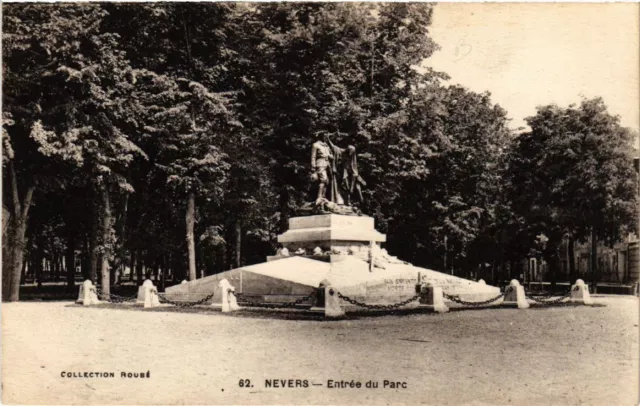CPA NEVERS - Entrée du Parc (456921)
