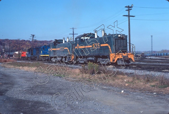 Original Slide- MEC Maine Central SW9 #935 Mechanicville,NY. Terminal Scene10/84