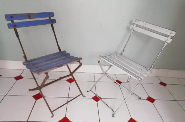 2 petites chaises pliantes de jardin anciennes pour enfant