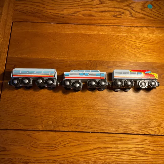 Treno in legno binario treno interurbano rosso/giallo con 2 carrozze Melissa e Doug