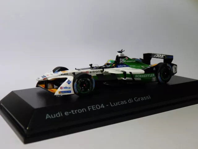 Audi e-tron FE04  Lucas Di Grassi  Formula E 2017/18 au 1/43 de SPARK 5021800131 3