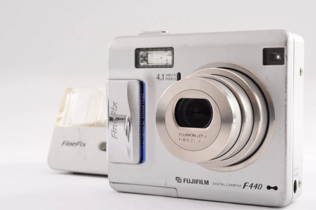 FUJIFILM FINEPIX F440 Digital Compact Camera Vintage 4.1MP