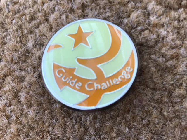 Girl Guides Guide Yellow Orange Challenge Enamel Pin Badge.