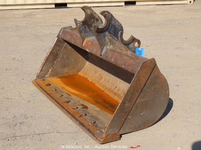 Kubota K7442 54" Clean Out Smooth Bucket Attachment For Excavators bidadoo