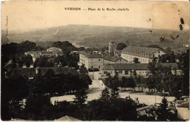 CPA Militaire Verdun - Place de la Roche citadelle (90980)