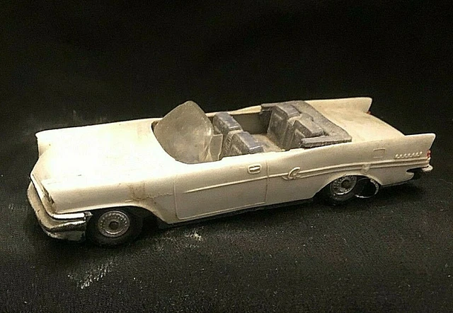 Lot De 2 Modèles Réduits Chrysler New Yorker Cabriolet 1/43 Norev - Années 60, Fabrication Française, Occasion