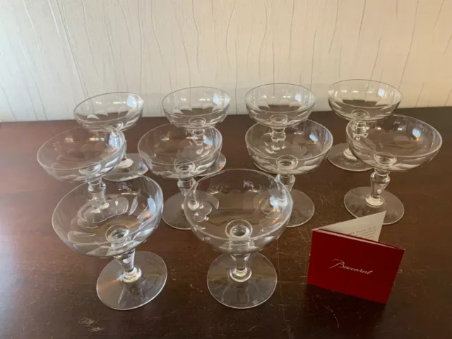 11 coupes à champagne en cristal de Baccarat (prix à la pièce)