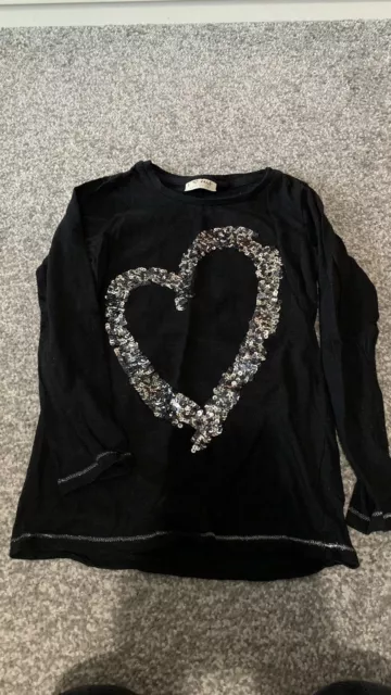 T-shirt nera a maniche lunghe per bambina Next età 6 anni con paillettes cuore argento casual