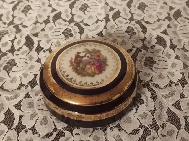 Ancienne boîte bijoux, bonbonnière, porcelaine  Limoges REVOL  + dorure, signée 3