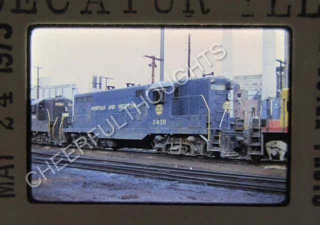 Original '73 Kodachrome Slide NW Norfolk Western 2438 GP7 Decatur, IL    34R4