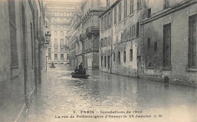 Paris - La rue de Poitiers (gare d' Orsay) Inondations 1910