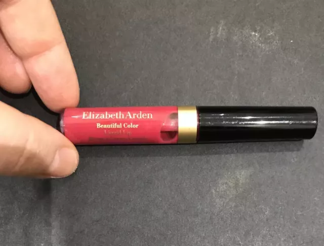 Elizabeth Arden schöne farbige flüssige Lippe 2,4 ml - 11G hübsch besessen. Neu