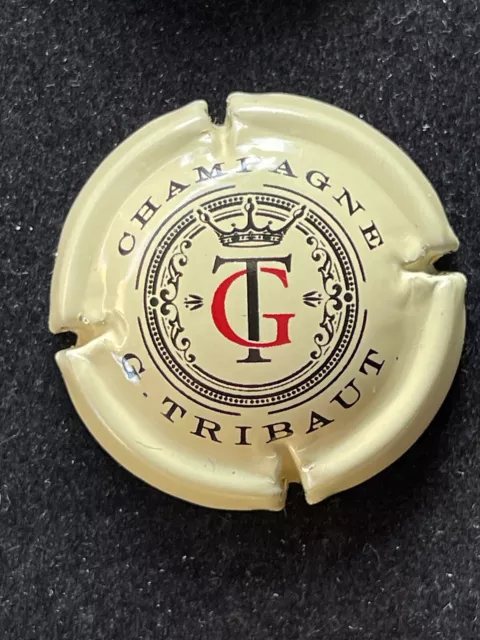 capsule de champagne "tribaut.g n°17b crème  " côte de 1,5 euros