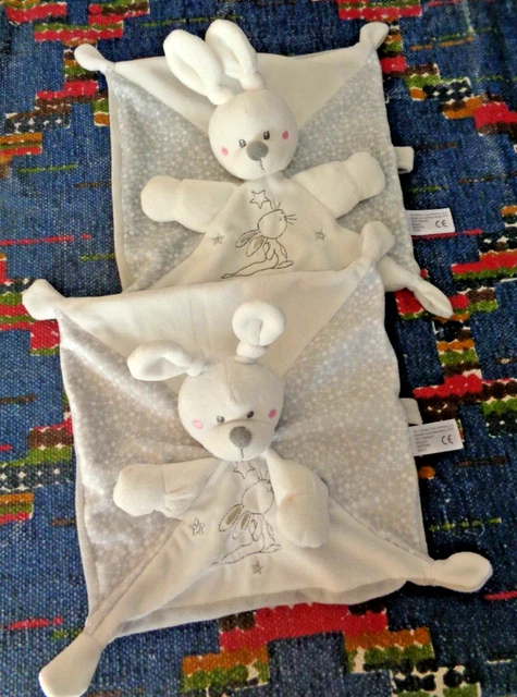 5Pa/  Lot De 2 Doudou  Plat Simba Kiabi Lapin Blanc Gris Etoile Argent Kom9