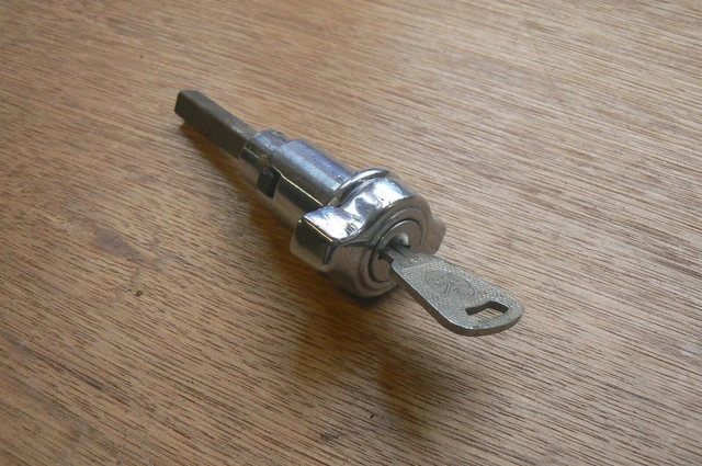 TRIUMPH SPITFIRE MK4 1500 Boot Handle/Lock £34.95 - PicClick UK