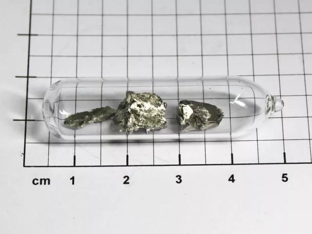 Praseodym Metall 99,9% - Praseodymium metal 1.5g in Ampulle unter Argon