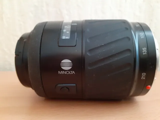 Minolta AF zoom 70-210 / 4,5-5,6 quasi neuf – n’a pratiquement pas servi – avec