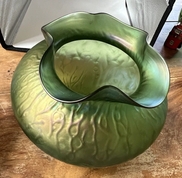 LOETZ Antique Art Nouveau Iridescent Green Rusticana Bulbous Ruffled Glass Vase