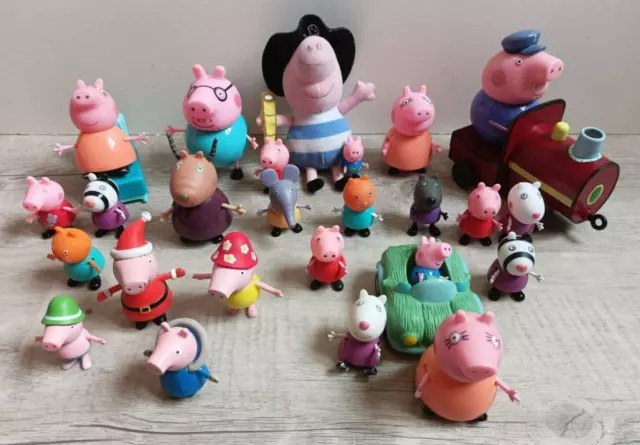 Lot 25 figurine Peppa Pig plage Pere Noel georges papa et maman pig zoe papy pig