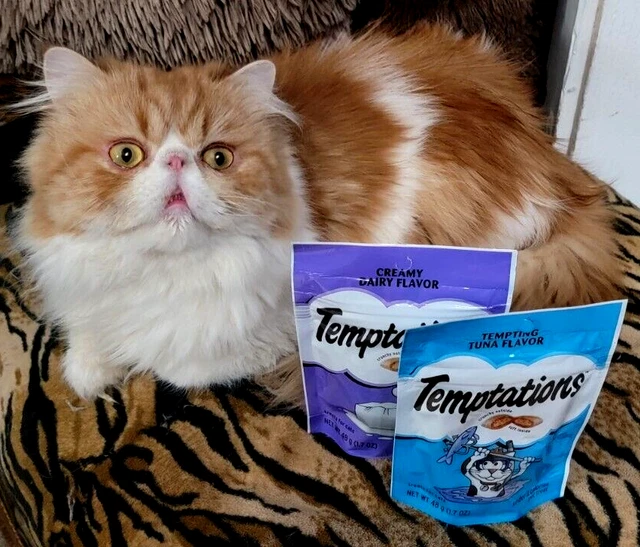 Paquete de 2 atunes y lácteos cremosos Cat Treats Temptation Variety 1,7 oz