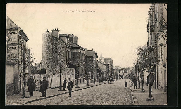 CPA Vitry, L´Avenue Carnot 1905