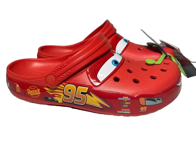 Recinto Interno Costituito Da Una Parete Di Mattoni Perforata E Da Una Parete Di Mattoni Perforata E Copertura Sopra Marciapiede Cemento Via Asfalto Davanti Sfondo 269391464 - Foto 7