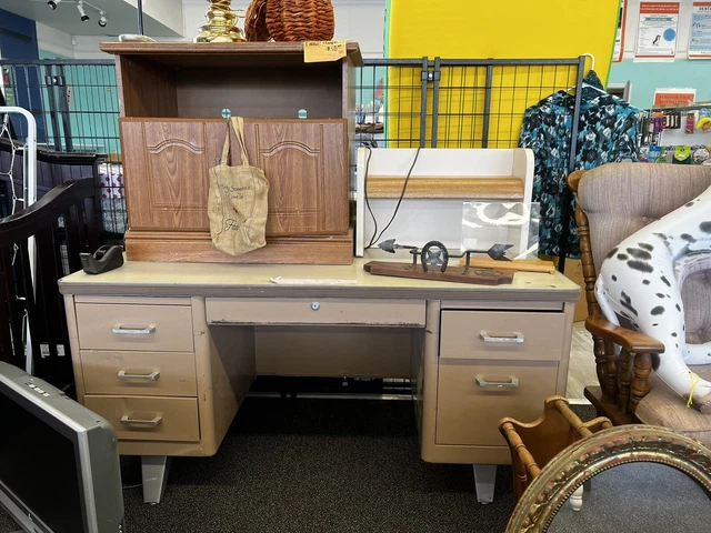 Steelcase Metal / Steel Tanker Desk - Mid Century Modern – Vintage