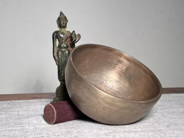 Antique Thadobati Singing Bowl