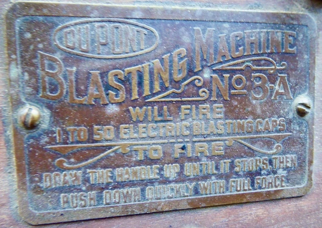 Antique DuPont Blasting Machine Dynamite TNT Detonator No 3-A 2